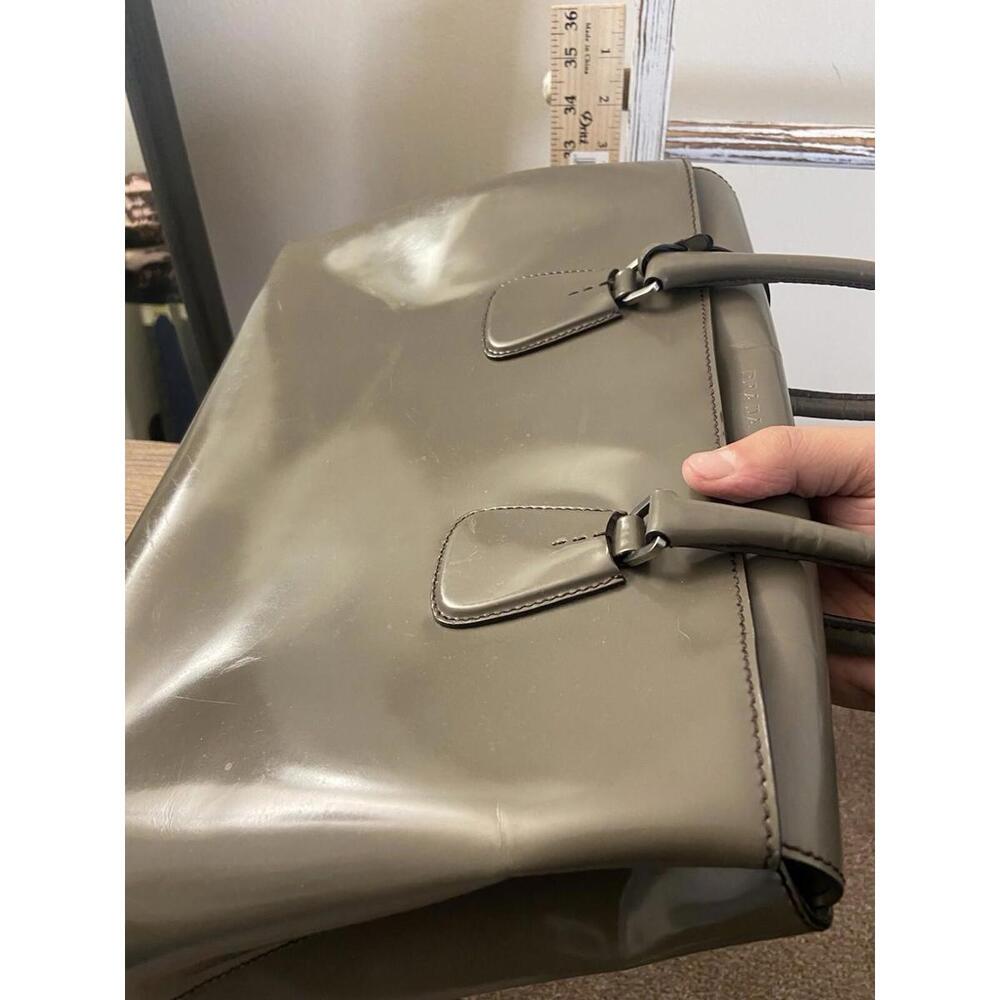 Prada Spazzolato matte gray patent leather hand tote bag - Picture 4 of 16